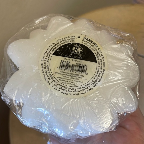 ✨ Christmas Tree Candle Wrapped in Plastic w/Bow White So detailed & beautiful - Picture 7 of 7